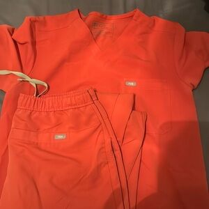 Men’s figs Coral set